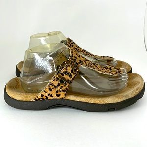 Taos Leopard Print Thong Sandals Slides w/ Buckle adjustment Women’s sz 10